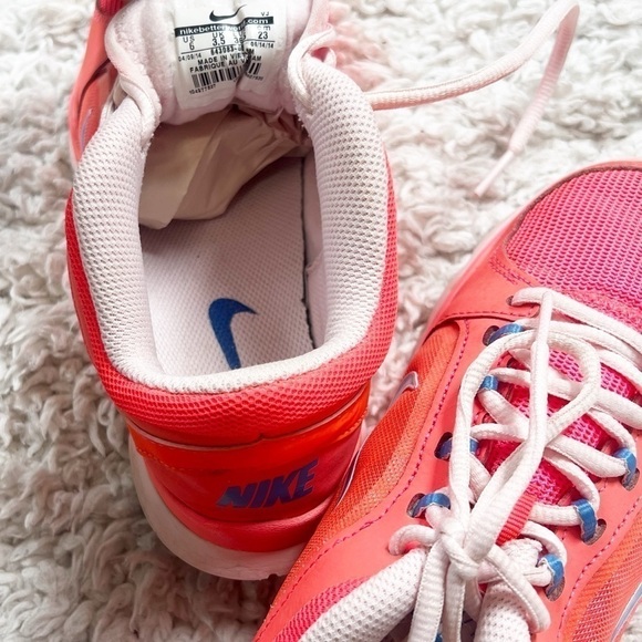 Nike Flex Trainer 4 Size 6 Womens Hyper Punch Arctic Pink  Nike Flex Trainer 4 Arctic pink hyper punch heritage blue athletic shoes size 6